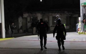 policias-en-ciudad-juarez-gasolinera-768x484