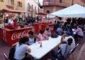 Familias parralenses disfrutan Callejoneada entre música y comida mexicana